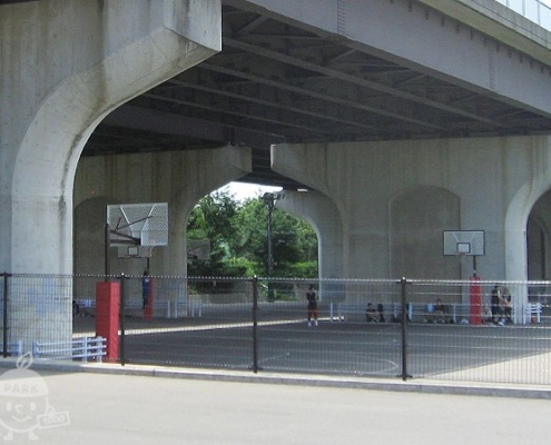 バスケットボール広場