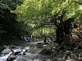 川遊び