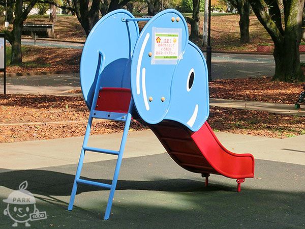 ゾウのすべり台