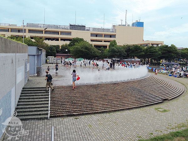 水の丘噴水