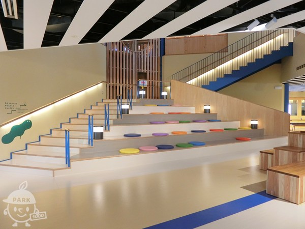 だんだんひろば