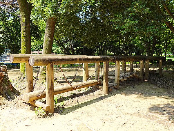 木製アスレチック