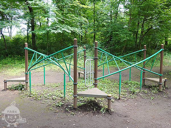 遊具（メビウスルーパー）