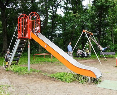 すべり台・ブランコ