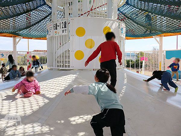 トランポリンエリア