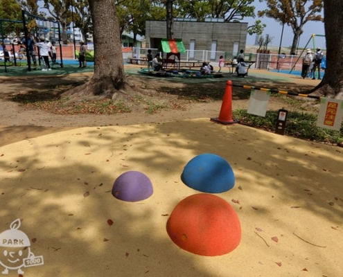 ボール遊具